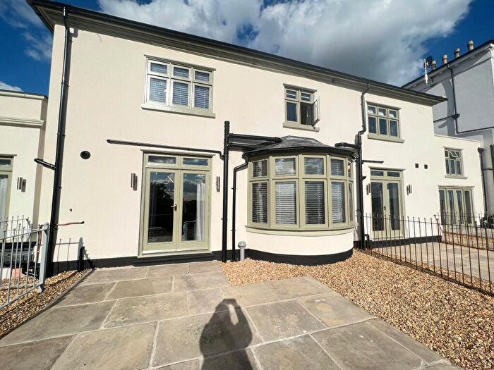 2 Bedroom Apartment To Rent In , The Ropewalk, Nottingham, NG1