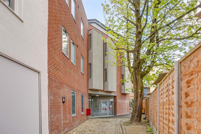 2 Bedroom Apartment To Rent In Frogmoor House, Frogmoor, High Wycombe, HP13