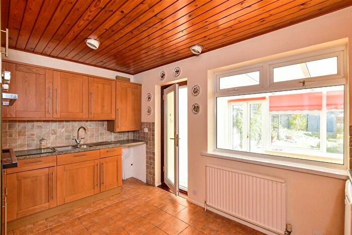 4 Bedroom Semi-detached Bungalow For Sale In Thornhill Avenue, Brighton, East Sussex, BN1