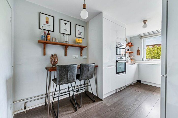 2 Bedroom Flat To Rent In Nero Court, Brentford, TW8
