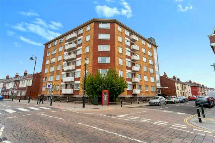 2 Bedroom Flat To Rent In Embassy Court, Bramble Road, PO4