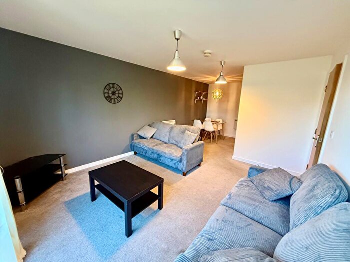 2 Bedroom Apartment To Rent In Bishops Corner, Hulme, M15