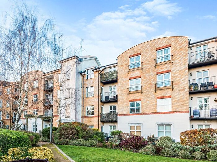 2 Bedroom Flat To Rent In Russell Road, Basingstoke, RG21