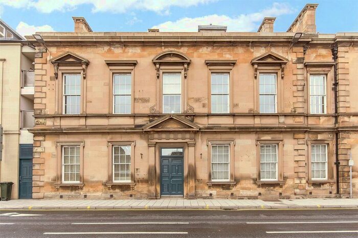 2 Bedroom Flat To Rent In Flat F, Fiscals House, South Street, Perth, PH2