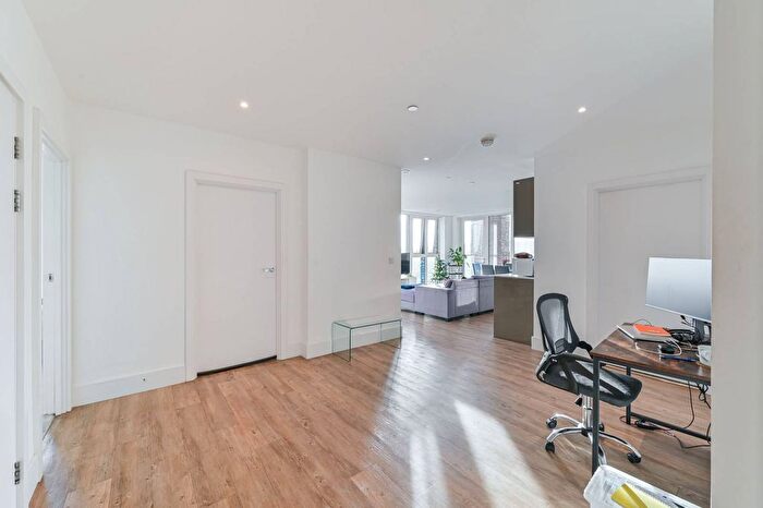 3 Bedroom Flat For Sale In Compton House, Woolwich Riverside, London, SE18