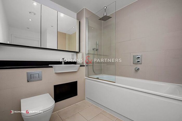 1 Bedroom Flat For Sale In Ivy Point, Bomley-By-Bow, E3