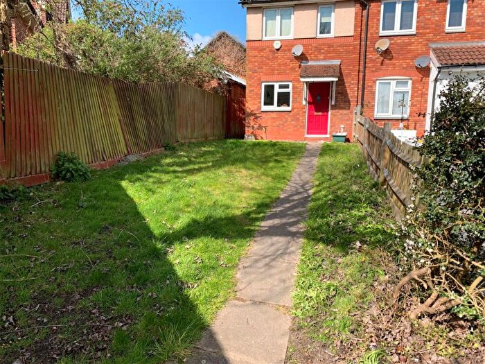 2 Bedroom End Of Terrace House To Rent In Flaxfield Court, Basingstoke, RG21