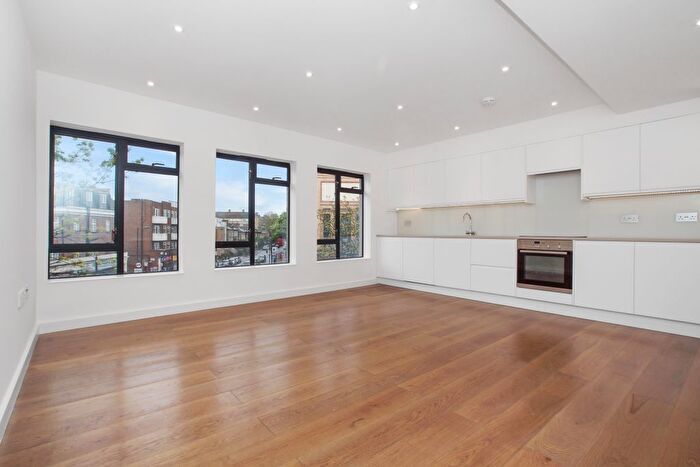 2 Bedroom Flat To Rent In Holloway Road, London, N7