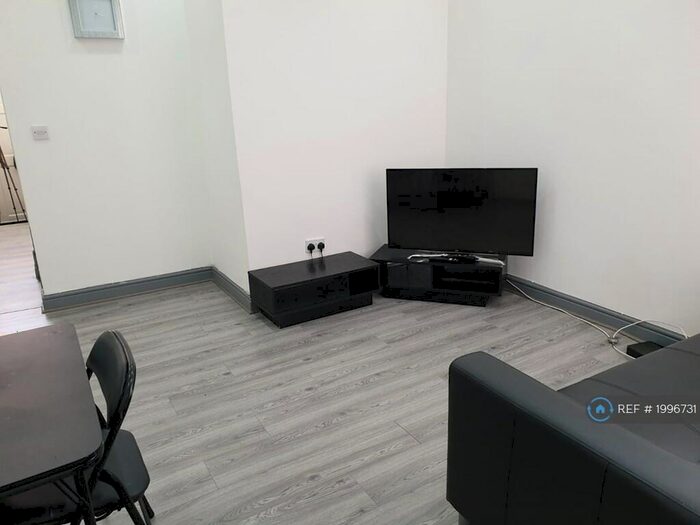 3 Bedroom Terraced House To Rent In Letchworth Street, Manchester, M14