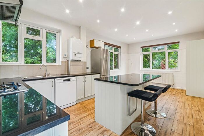 4 Bedroom Flat To Rent In Grove Park Terrace, London, W4