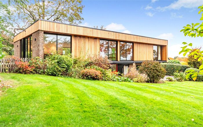 3 Bedroom Detached House For Sale In Fern Close, Bramcote, Nottingham, Nottinghamshire, NG9