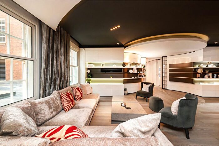 4 Bedroom Flat To Rent In North Row, Mayfair, London, W1K