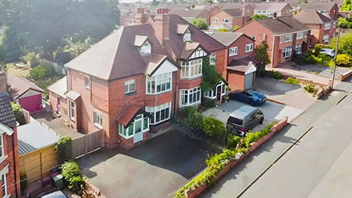 5 Bedroom Semi-Detached House For Sale In Manor Avenue, Kidderminster, DY11