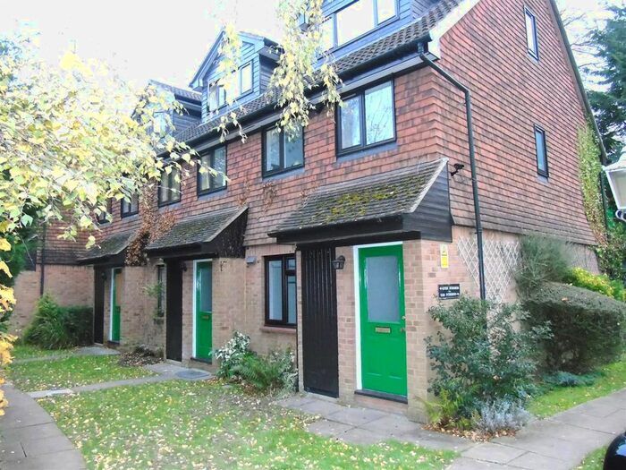 1 Bedroom Maisonette To Rent In Coniston Lodge, Nascot Wood, Watford, WD17