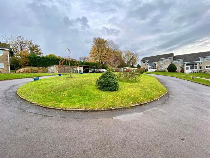 1 Bedroom Flat For Sale In Elm Lodge, Hopton Road, Cam, GL11