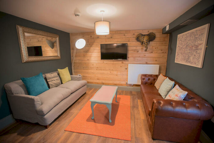 6 Bedroom Apartment To Rent In Apartment, Mary Morris House, Shire Oak Road, LS6