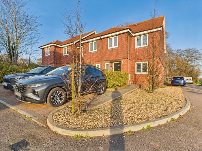 3 Bedroom End Of Terrace House For Sale In Dewpond Close, Lancing, BN15