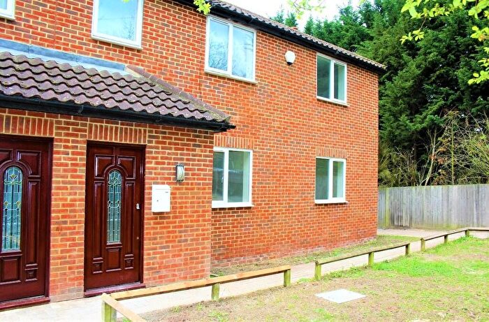 4 Bedroom Semi-Detached House To Rent In Deneside, Mutton Lane, Potters Bar, EN6