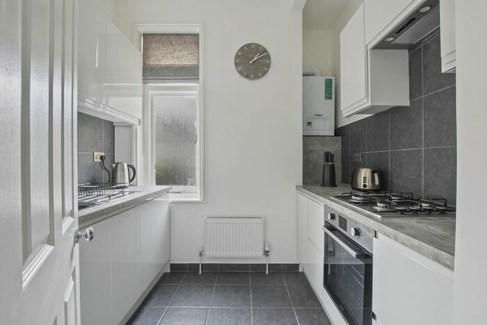 1 Bedroom Flat For Sale In Dyne Road, London, NW6