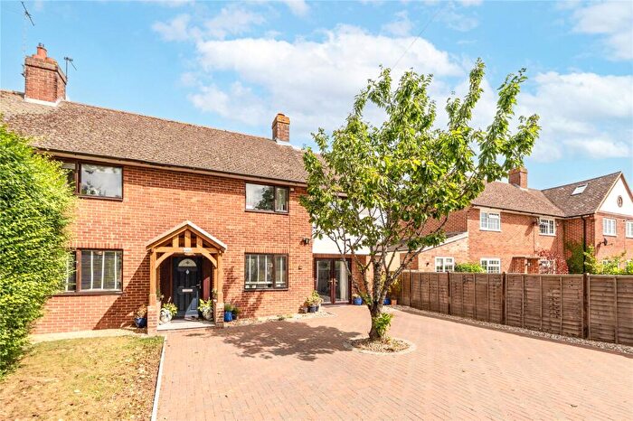 4 Bedroom Semi-Detached House For Sale In Windsor Crescent, East Hagbourne, Didcot, OX11
