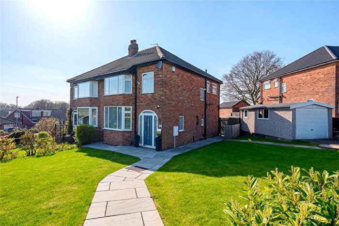 3 Bedroom Semi-Detached House For Sale In Buckstone Green, Leeds, LS17