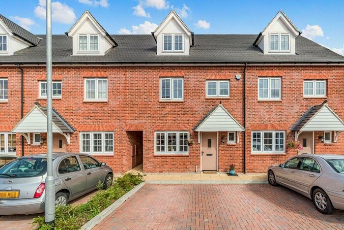 4 Bedroom Terraced House To Rent In Lakeside Avenue, Faversham, Kent, ME13