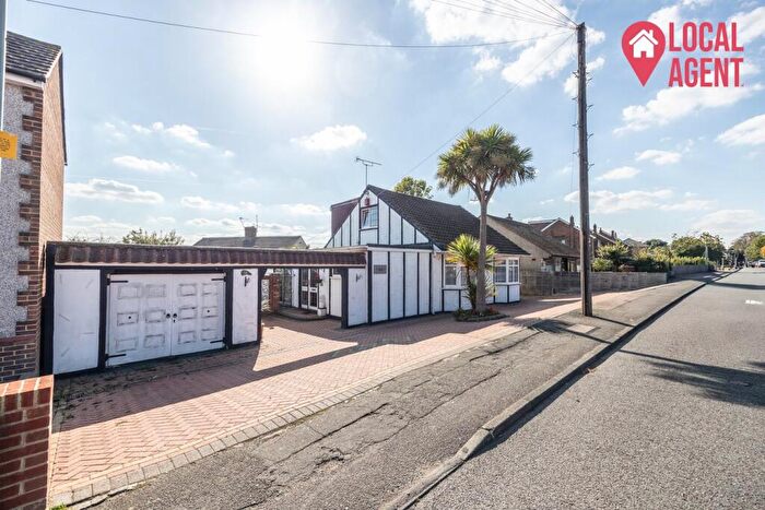 5 Bedroom Detached House For Sale In Iron Mill Lane, Crayford, Dartford, DA1