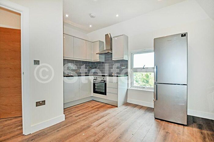 2 Bedroom Apartment To Rent In Archway Road, London, N6