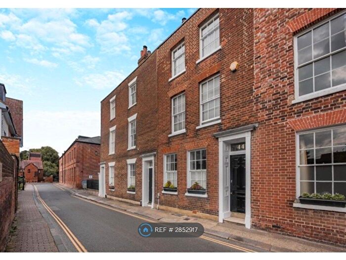 4 Bedroom Terraced House To Rent In Stour St, Canterbury, CT1