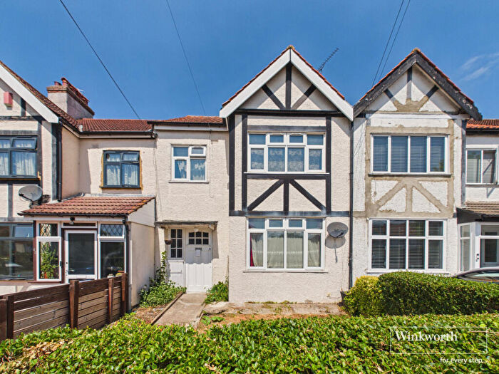 3 Bedroom Terraced House For Sale In Lewgars Avenue, Kingsbury, London, NW9