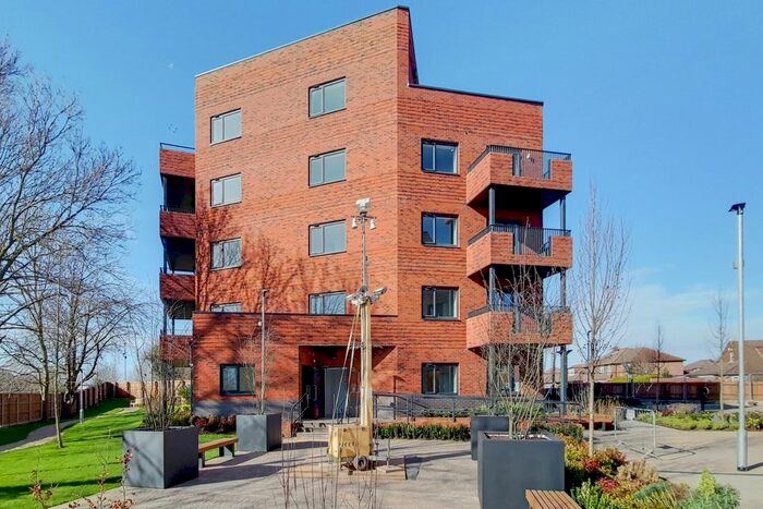 1 Bedroom Flat To Rent In Streamside House, Feltham TW14