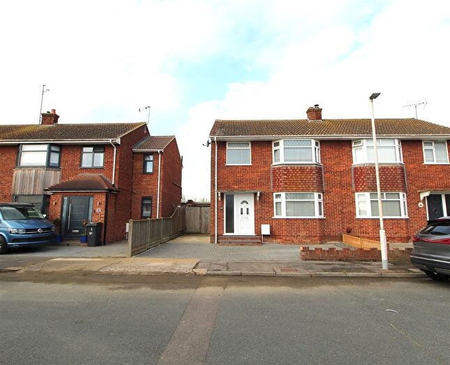 3 Bedroom Semi Detached House For Sale In Wantsume Lees, Sandwich, CT13