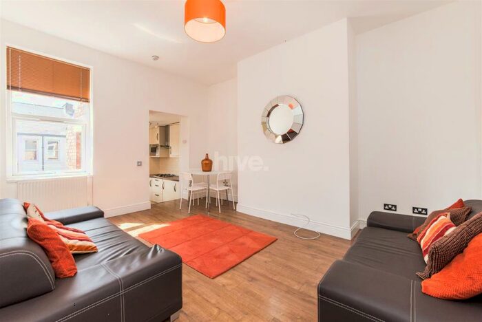 3 Bedroom Flat To Rent In Balmoral Terrace, Heaton, Newcastle Upon Tyne, NE6