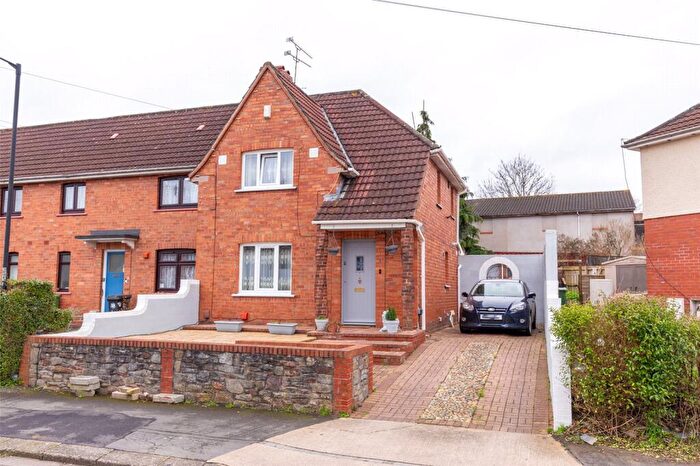 3 Bedroom Semi Detached House For Sale In Lydney Road, Southmead, Bristol, BS10