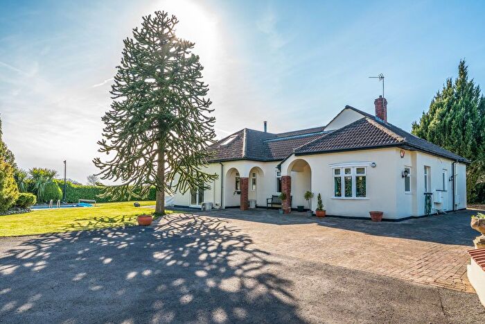 4 Bedroom Property For Sale In Taunton Road, Bishops Lydeard, Taunton, TA4