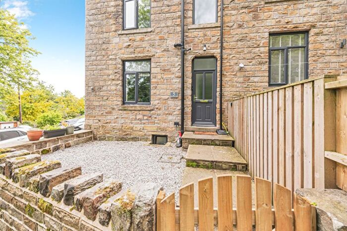 2 Bedroom Maisonette For Sale In Hand Bank Lane, Mirfield, WF14