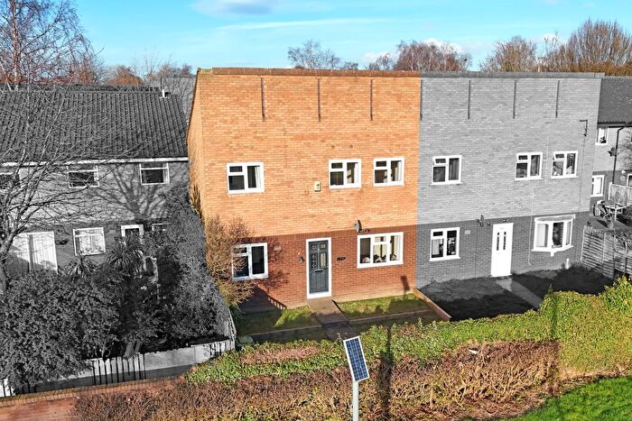 3 Bedroom Semi-Detached House For Sale In Crossfell, Wilnecote, Tamworth, B77