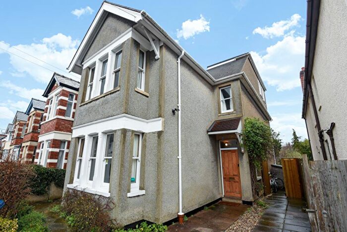 5 Bedroom Detached House To Rent In Kennett Road, Headington, Hmo Ready Sharers, OX3