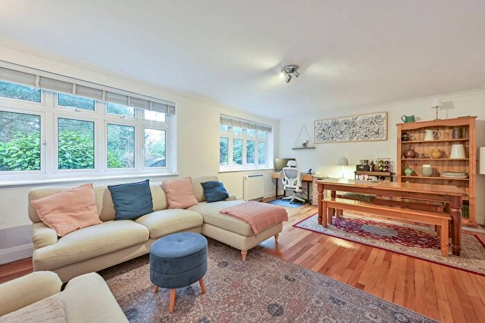 2 Bedroom Flat To Rent In The Downs, Wimbledon, London, SW20