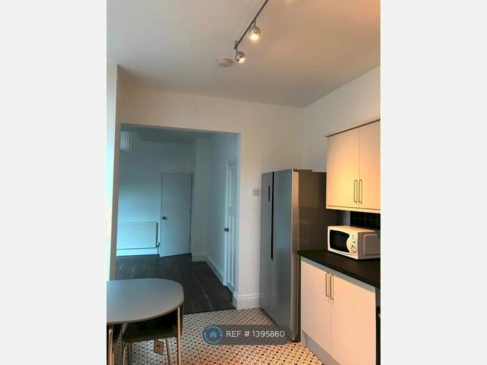 3 Bedroom Terraced House To Rent In South Lonsdale Street, Stretford, Manchester, M32