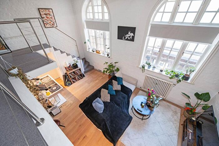 2 Bedroom Flat For Sale In Institute Place, Hackney, London, E8