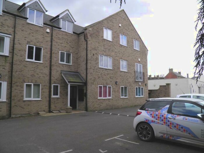 2 Bedroom Flat To Rent In The Blades, Market Deeping, PE6