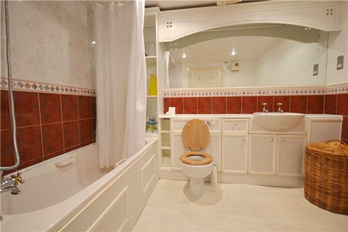 1 Bedroom Flat To Rent In Royal Tower Lodge, Cartwright Street, E1