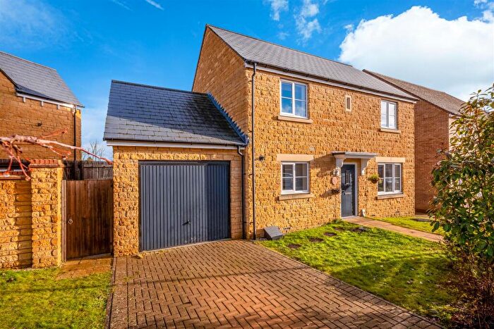 3 Bedroom House For Sale In Stopford Place, Chipping Norton, OX7
