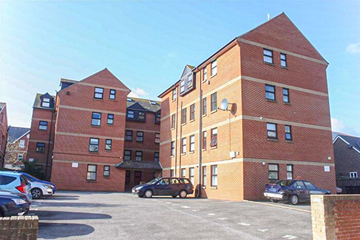 1 Bedroom Flat To Rent In Kirtleton Avenue, Weymouth, DT4