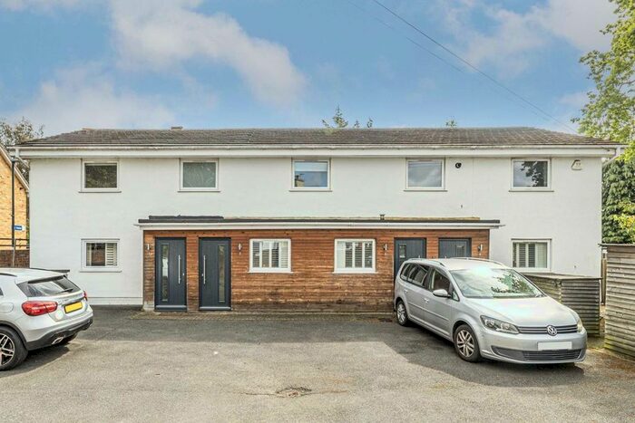 2 Bedroom Flat To Rent In Roy Grove, Hampton Hill, Hampton, TW12