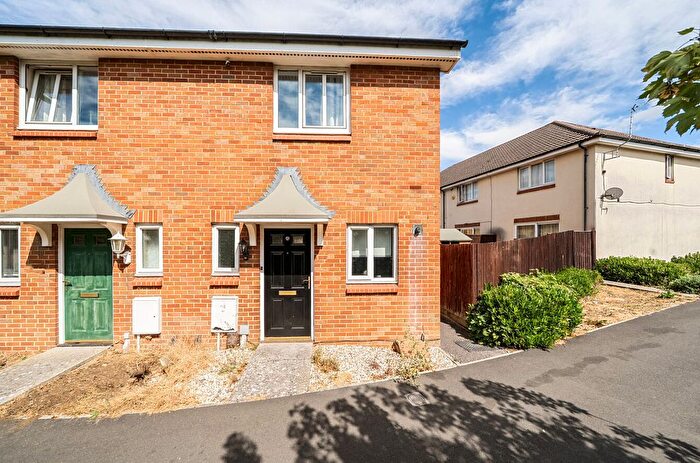 2 Bedroom End Of Terrace House For Sale In New College Walk, Walcot, Swindon, SN3