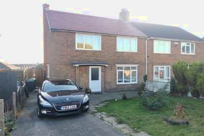 3 Bedroom House To Rent In Caunts Crescent, Sutton-in-ashfield NG17