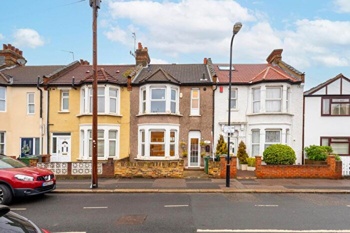 3 Bedroom Terraced House For Sale In Oliver Road, London, E17