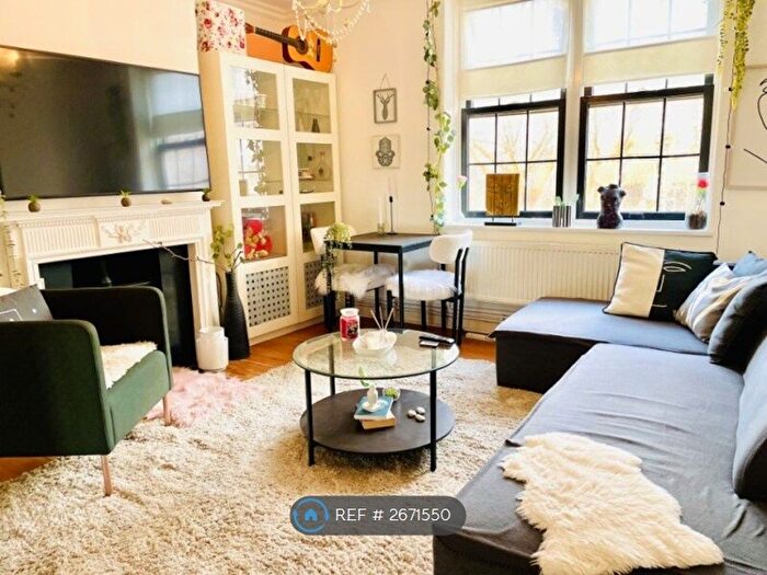 2 Bedroom Flat To Rent In Greenwich, London, SE10